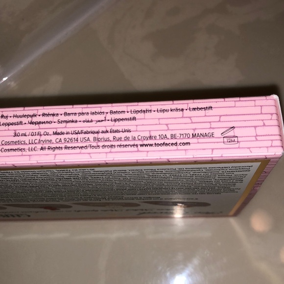 Too Faced The Sweet Smell of Christmas Lip Set LE - Picture 7 of 9